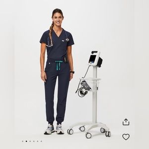 New with tags Figs FREEx Lined Zamora High Waisted-Jogger Scrub Pant